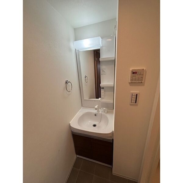 拡大写真:SHOKEN Residence 名古屋〈太閤通〉 15階1504の洗面所