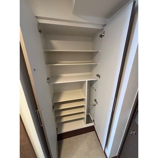 拡大写真:SHOKEN Residence 名古屋〈太閤通〉 13階1303の収納