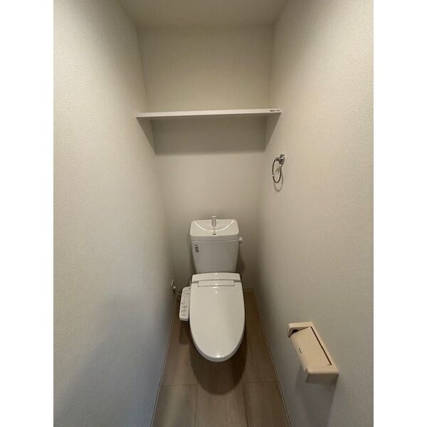 拡大写真：SHOKEN　Residence　名古屋〈太閤通〉 13階1302のトイレ