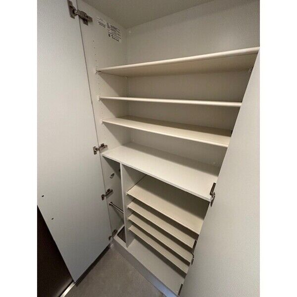 拡大写真:SHOKEN Residence 名古屋〈太閤通〉 12階1205の収納