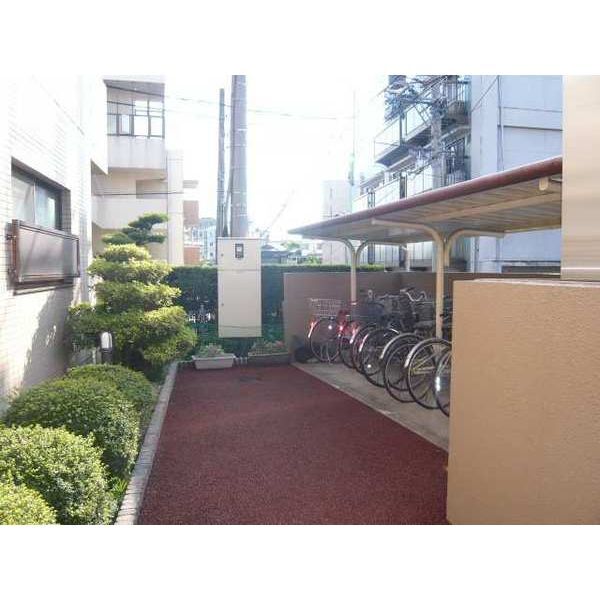 拡大写真:エミネンス覚王山 3階302のロビー