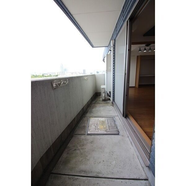拡大写真:THE RESIDENCE IMAIKE NORTH 7階701のバルコニー