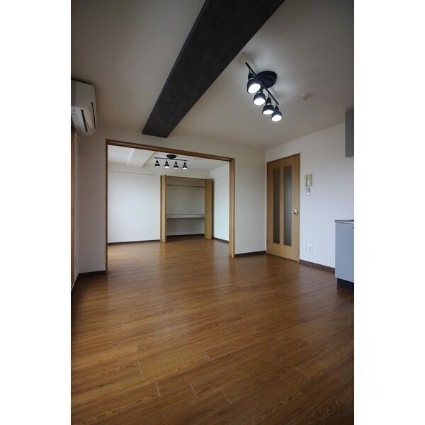 拡大写真:THE RESIDENCE IMAIKE NORTH 7階701の居間