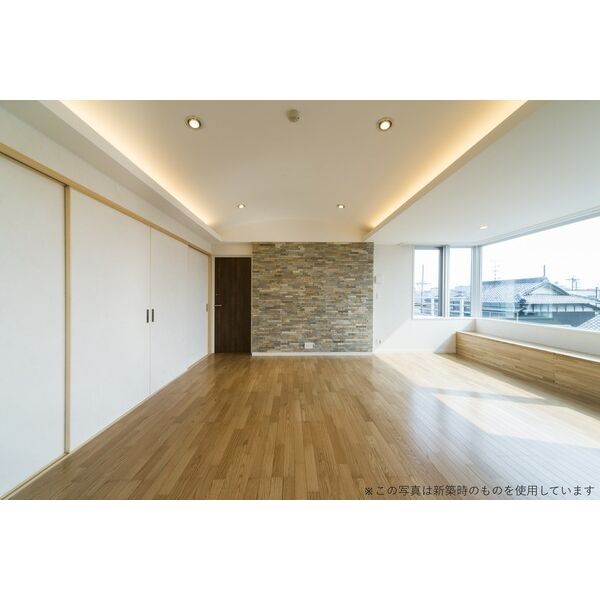 拡大写真:セイザンコート(SEIZAN COURT) 5階501の居間