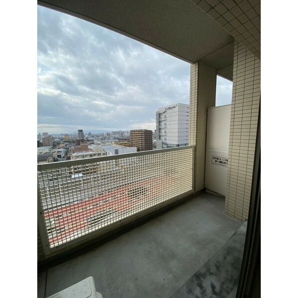 拡大写真:フロンティアタワー名駅南(旧CITY SPIRE 名駅南) 2階206のバルコニー