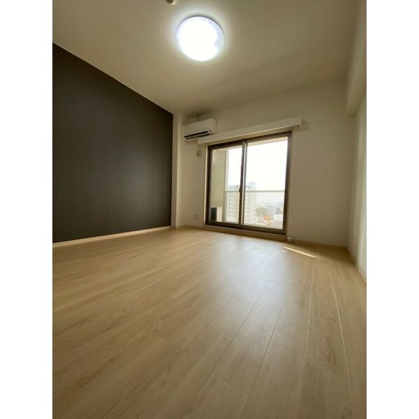 拡大写真:フロンティアタワー名駅南(旧CITY SPIRE 名駅南) 10階1002の居間