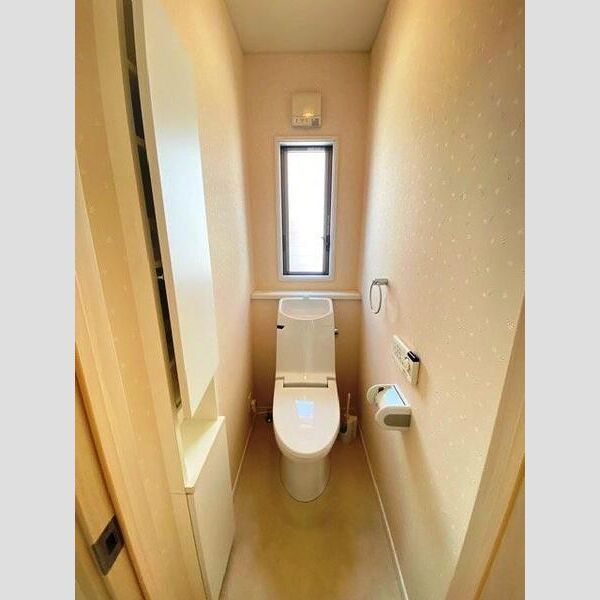 拡大写真:新西2丁目戸建 1階-のトイレ