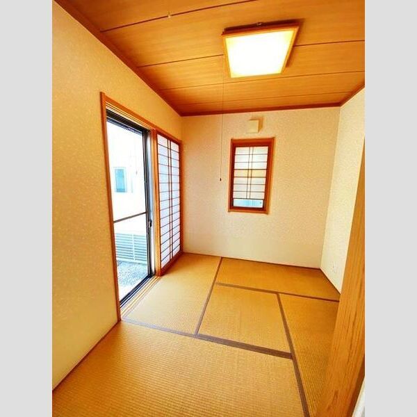 拡大写真:新西2丁目戸建 1階-の和室