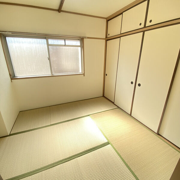 拡大写真:サンパーク大鐘 2階205の収納