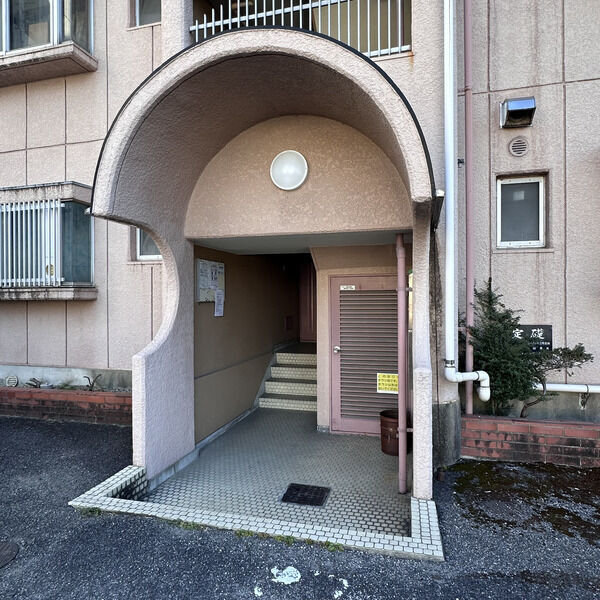 拡大写真:サンパーク大鐘 2階205のエントランス