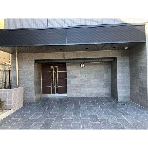拡大写真:THE RESIDENCE OF NAGOYA T03(旧:LOC’S Shonaidori) 1階102のエントランス