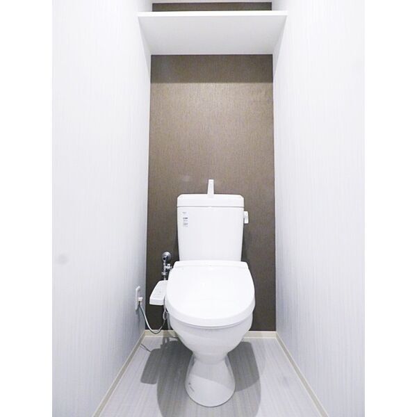 拡大写真:ラトゥール代官町WEST 9階903のトイレ