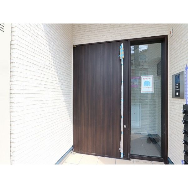 拡大写真:REGALEST黒川 1階102のエントランス