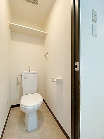 拡大写真:Cherry Suite 2階202のトイレ