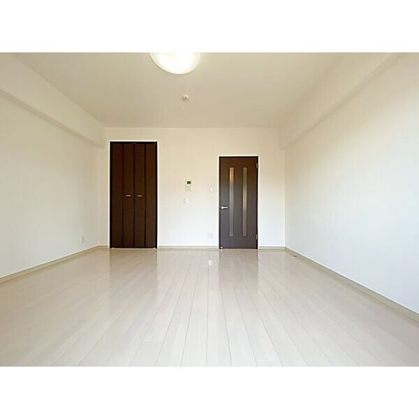 拡大写真:Cherry Suite 2階202の居間
