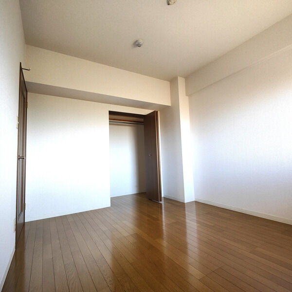 拡大写真:エクセレンス彩 2階203の居間
