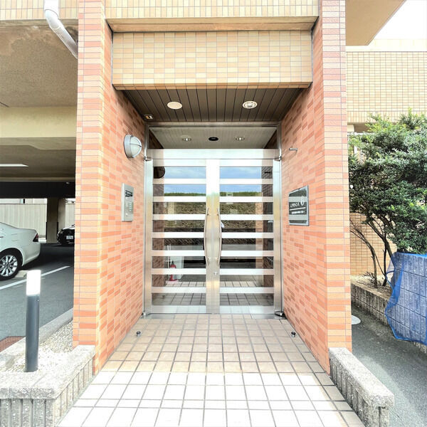 拡大写真:エクセレンス彩 2階203のエントランス