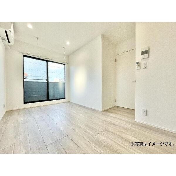 拡大写真:robot home 新守山 1階102の居間