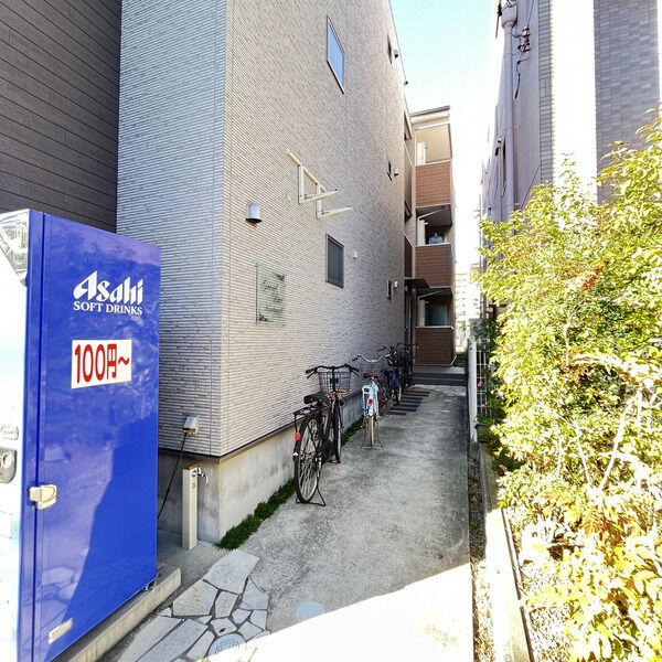 拡大写真:グランレーヴ黒川Ⅱ 1階102のエントランス