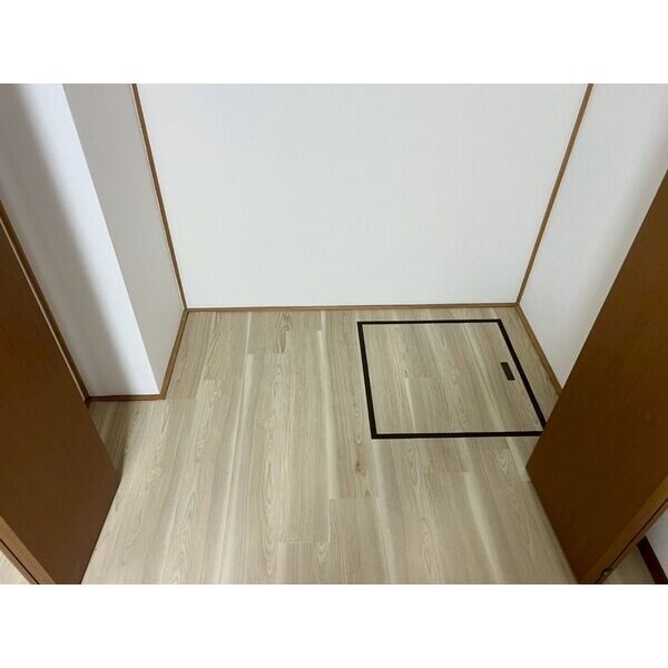 拡大写真:リヴィエール新橋 1階102の居間