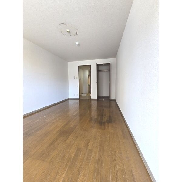 拡大写真：ウイングコート辻 1階105の居間