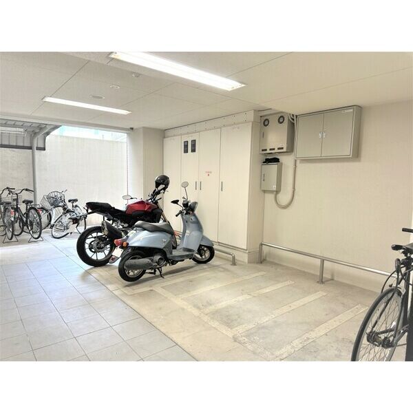 拡大写真:GRANDUKE代官町 5階501のロビー