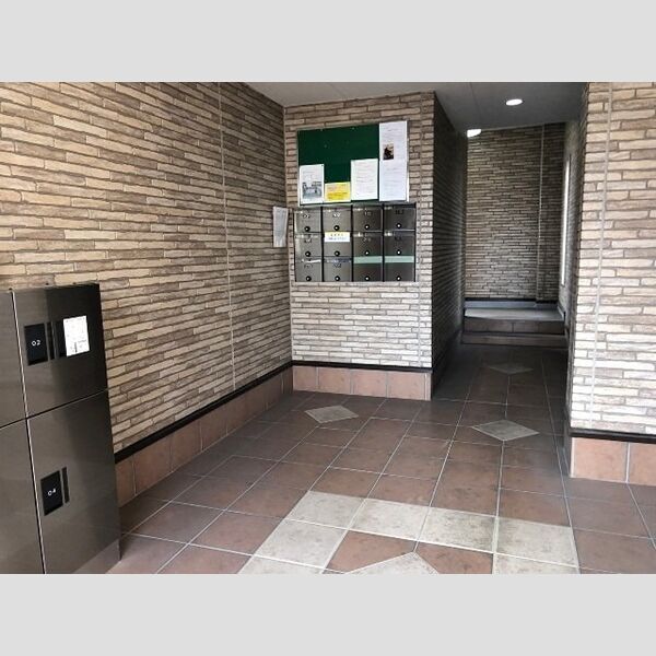 拡大写真:ソレールヤマグチ 2階206のエントランス