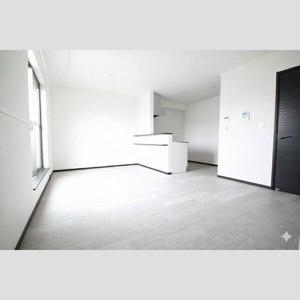 拡大写真:MAISONETTE LAND 梅森坂西 1階105の内装