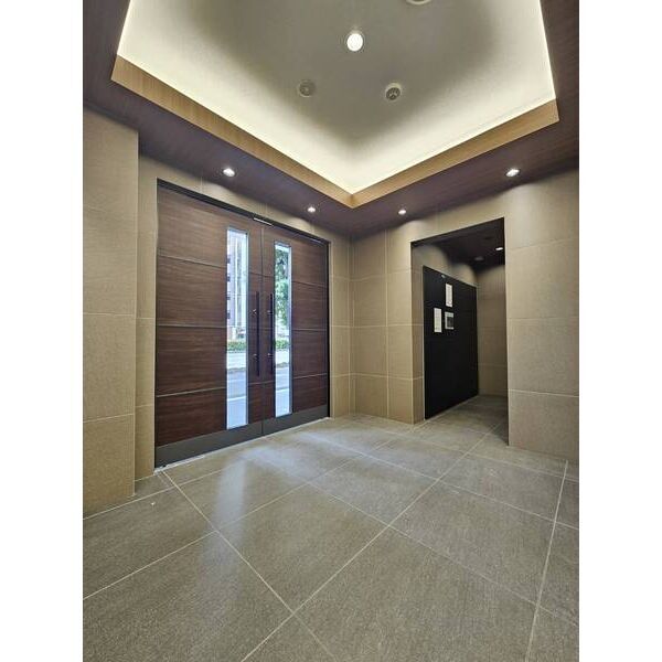 拡大写真:ディアレイシャス名古屋浄心Ⅱ 2階201のエントランス