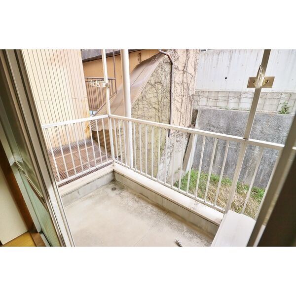 拡大写真:西里ハイツ 2階2Aのバルコニー