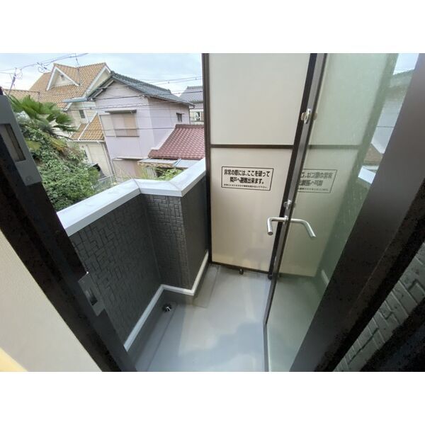 拡大写真:アースクエイク白水南棟 1階103のバルコニー