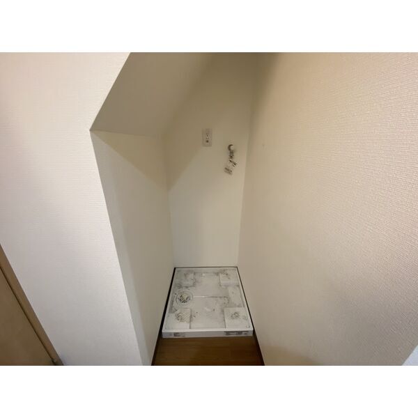拡大写真:アースクエイク川間 1階102のその他