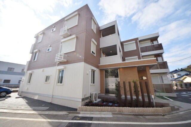 拡大写真:サンヒルズ 1階105の〜落ち着いた住宅地に立地します〜