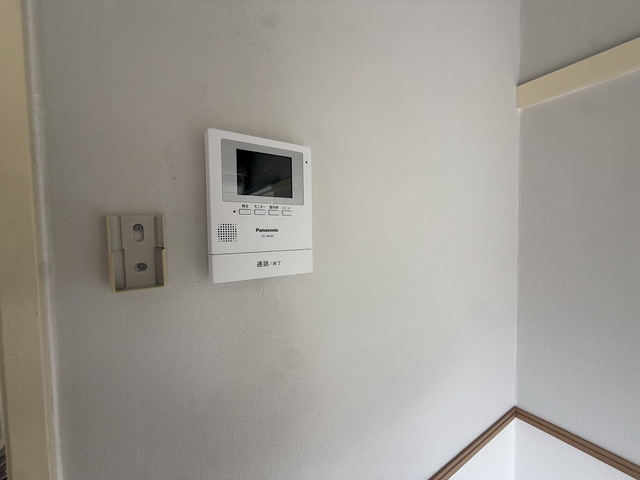 拡大写真:ヒルトップ鶴川 1階103の〜どちらさま〜