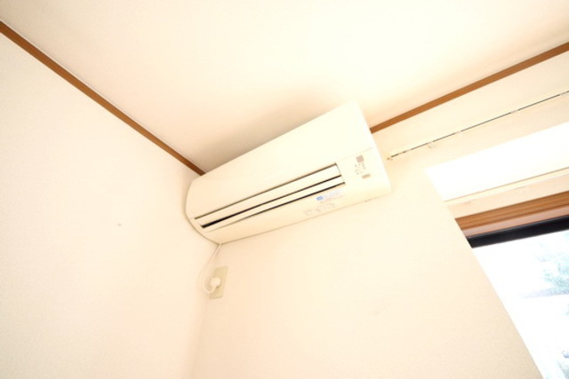 拡大写真:片平5丁目賃貸住宅L棟 1階01の〜もちろんエアコン付っ〜