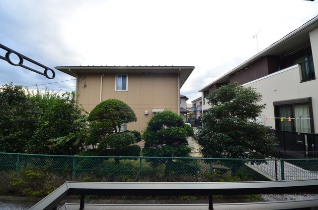 拡大写真:セジュールかやの樹 1階105の★窓から見える風景は…★