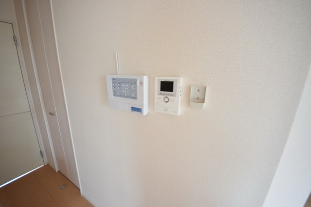 拡大写真:サニーフラット 1階105の★はーい、どちら様ですか★