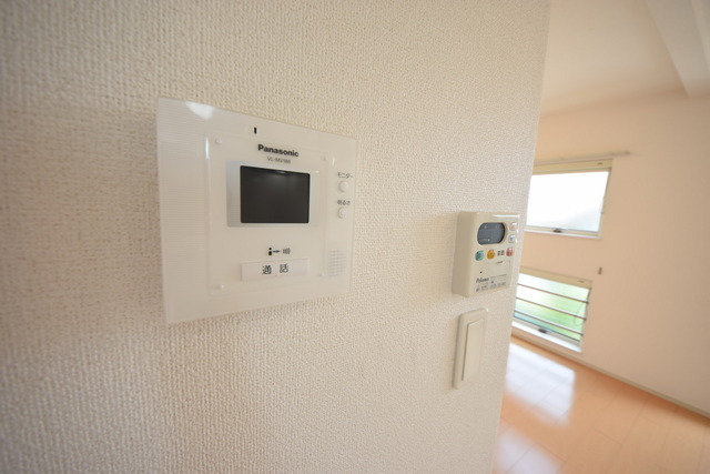 拡大写真:メゾンアンジュ 2階201の◇誰かが来ても分かるので安心です◇