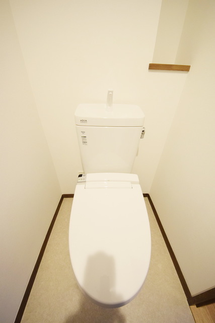 拡大写真:カスタネア栗平2番館 4階0404の〜トイレも大事な空間ですっ〜