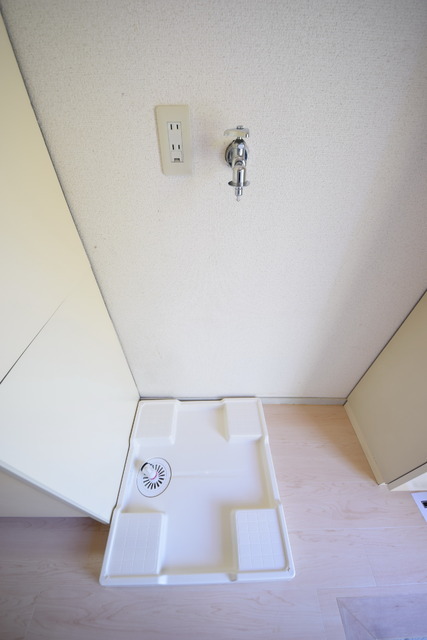 拡大写真:メゾン南大沢 2階0201の★やっぱり洗濯機は室内ですよね★
