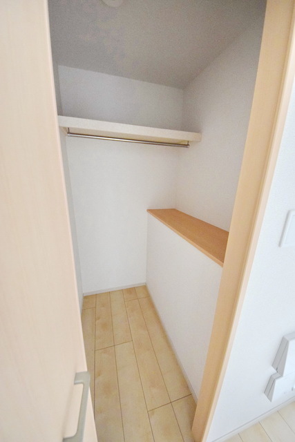 拡大写真:イリーデ 4階403の☆収納、広めですっ☆