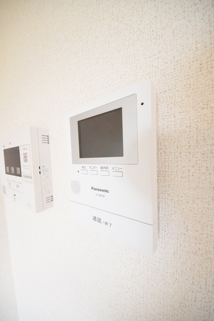 拡大写真:町田市根岸1丁目 2階0204の〜はいどなた〜