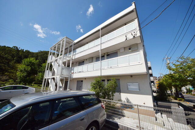 拡大写真:リブリスイートピースリー 2階201の〜落ち着いた住宅地に立地します〜