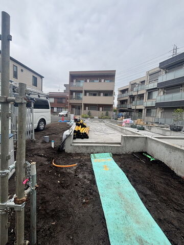 拡大写真:グレイスエス 2階202の〜頑張って建築中っ〜
