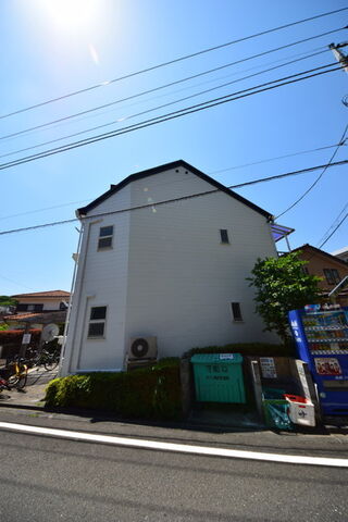 拡大写真:メゾン南大沢 2階201の★きれいな外観オススメです★
