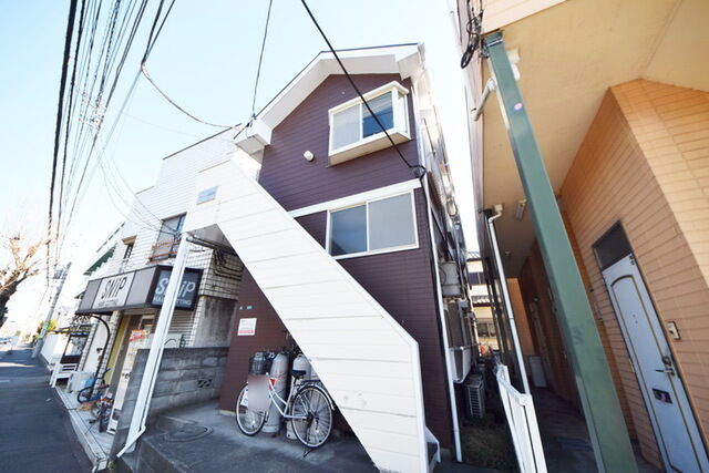 ポルシェ相模原の外観