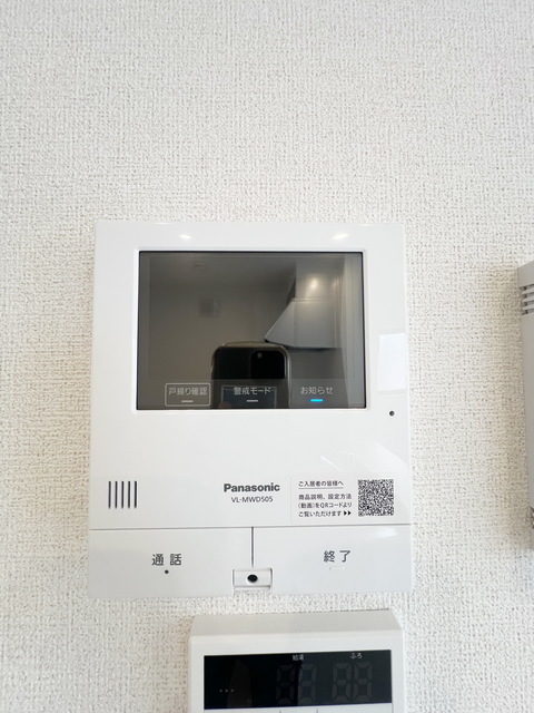 拡大写真:マーナリエール 2階202の〜はーいどちら様〜