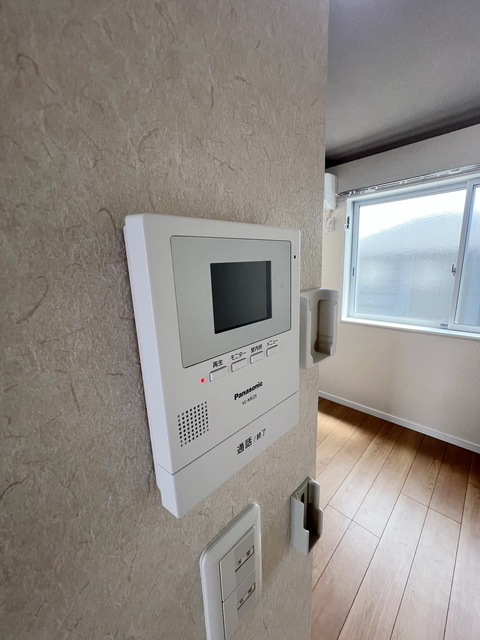拡大写真:サジェス矢部 2階204の〜はーいどなた〜