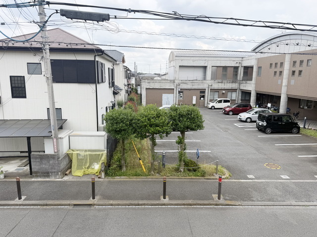 拡大写真:陽光台戸建 1階1の〜散歩行こうかな〜