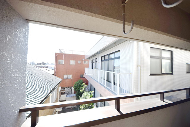拡大写真:MAX橘ビル 3階302の〜明日晴れるかな〜